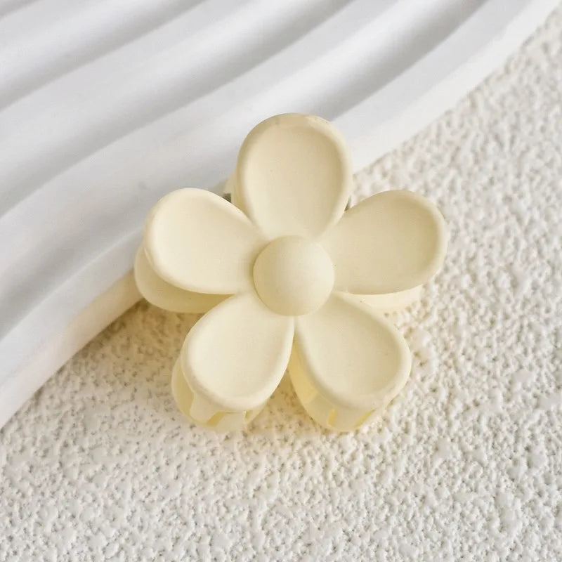 Korean & Japanese Style Sweet Candy Color Peach Blossom Flower Hairpins, Frosted Plastic Grab Clips for Women