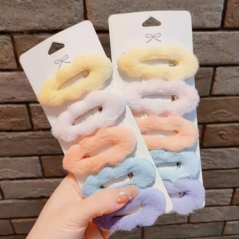 Cute Plush Hair Clips for Girls Adorable Cloud Shaped Hairpins for Kids Daily Hairstyling Accessories
